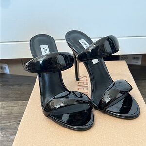 Steve Madden “Saturn” Heels